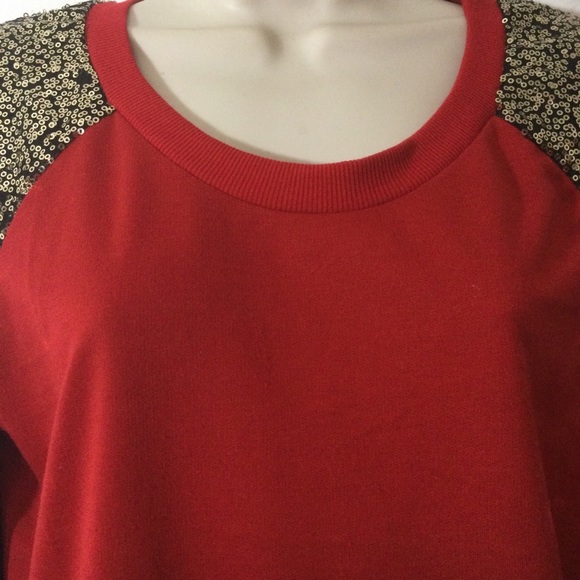 Xtaren Red Crewneck Gold Sequins on Black Sleeves Sz S XC - Picture 4 of 5